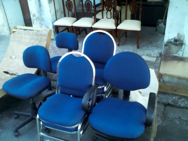 SILLERIA DE ESCUELA ESCAI.
