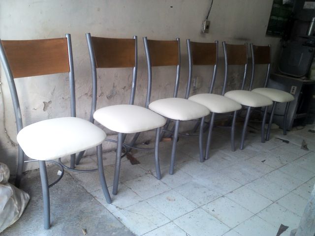 SILLA DE METAL EN PAMBAZOS